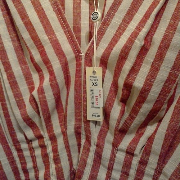 Max Studio Top in Red and White Size XS. New with Tags - Picture 3 of 8